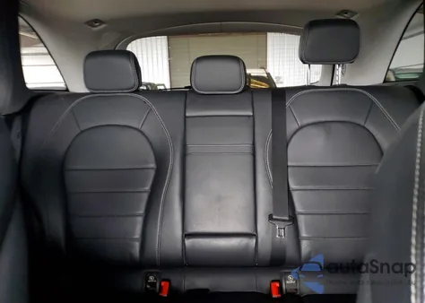 2016 Mercedes-Benz Glc 300 4Matic z USA, uszkodzony, nr VIN WDC0G4KB1GF040171